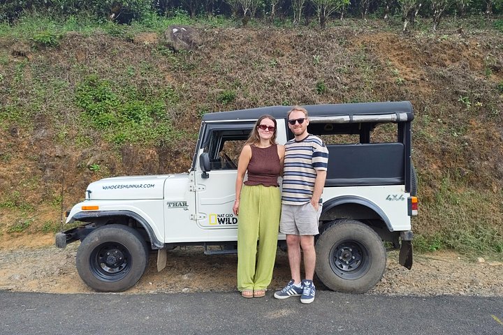 Anakulam Jeep Safari Tour med vandfald og vilde elefanter