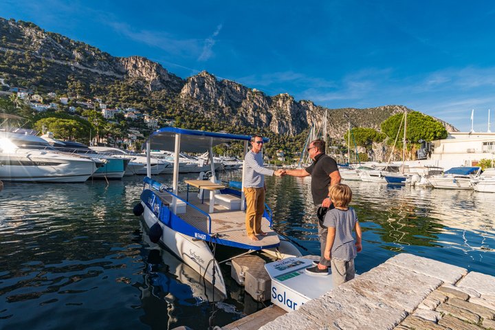 Exclusive Sunset Tour - Enastående Proffs Solar Boat flotta
