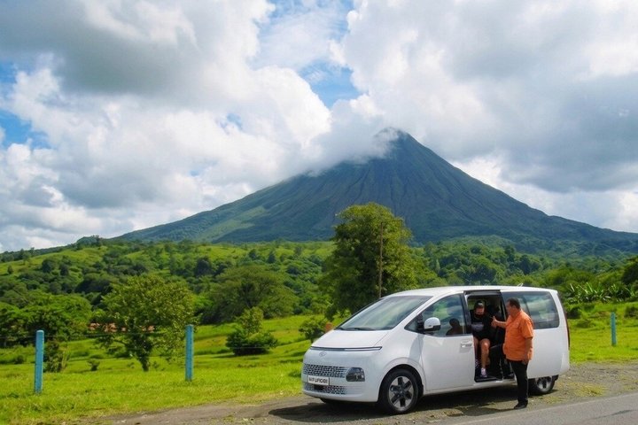 Flughafen San Jose (SJO) nach La Fortuna Arenal Privater VIP Transfer