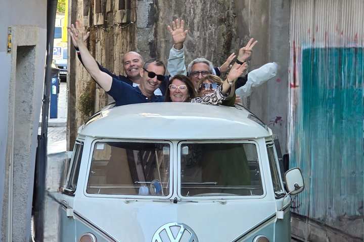 Porto: Exclusive Tour in a Vintage VW Kombi with an Open Roof