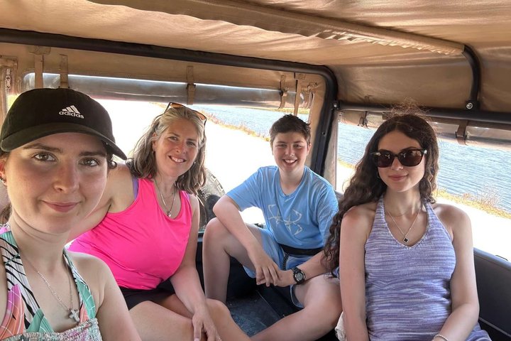 Autentica Algarve: Safari in Jeep 4x4 a Tavira, tra montagne e cascate.