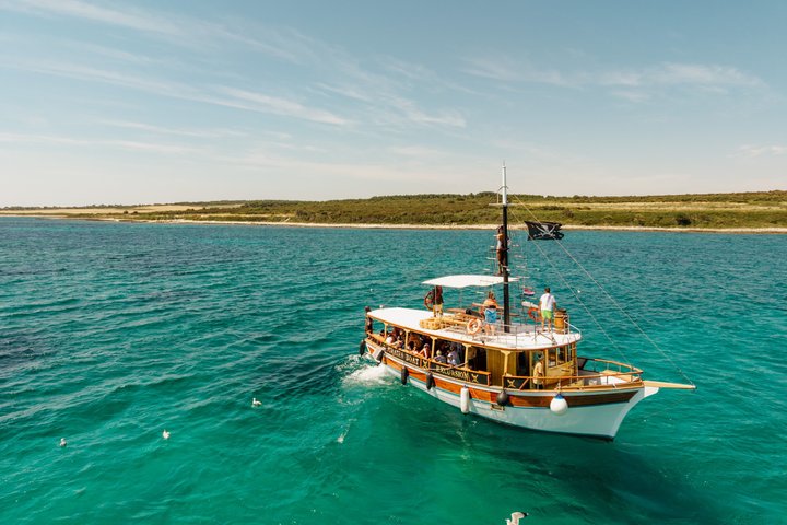 Medulin : All-Inclusive Piratenboottour zur Kamenjak-Höhle & Levan