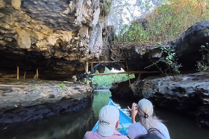 Tour Rammang-Rammang Karst South Sulawesi con guía local