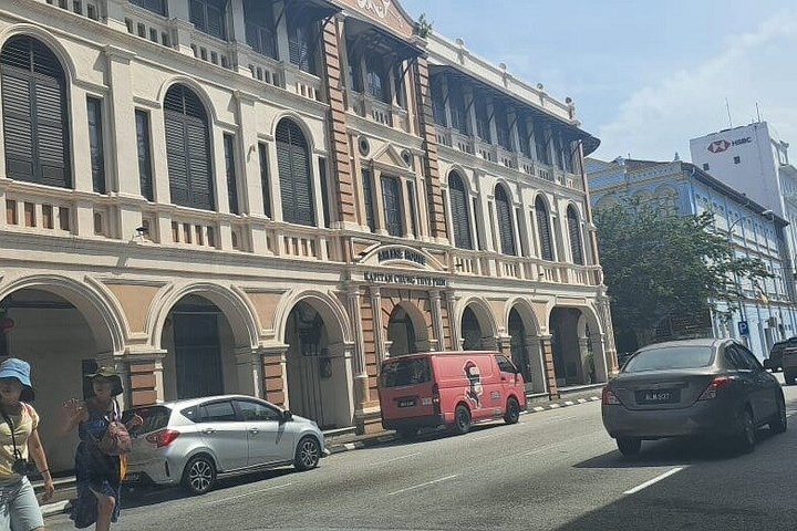 Ipoh Private Day Tour with Local Driver, Caves and Local Food