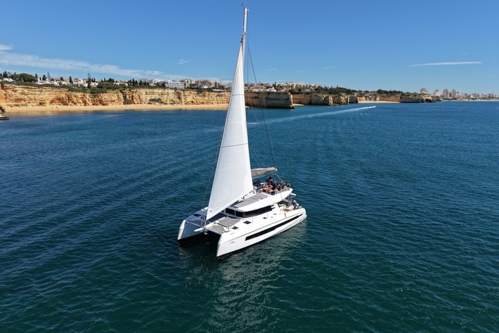 Albufeira: Tour de 3 horas por las cuevas y la costa de Benagil - "Desconecta"