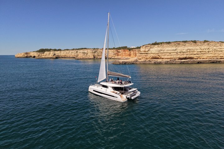 Albufeira: Tour de 3 horas por las cuevas y la costa de Benagil - "Desconecta"
