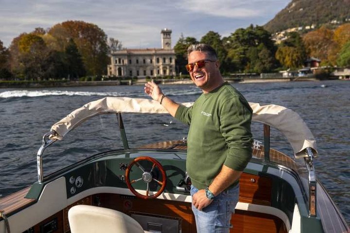 Privé rondvaart met een houten boot over het Comomeer en Italiaans glamour