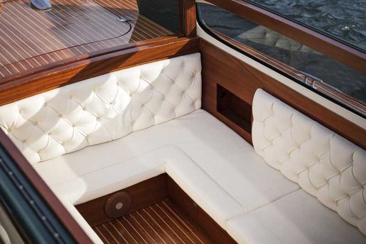 Privé rondvaart met een houten boot over het Comomeer en Italiaans glamour