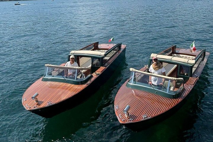Privé rondvaart met een houten boot over het Comomeer en Italiaans glamour