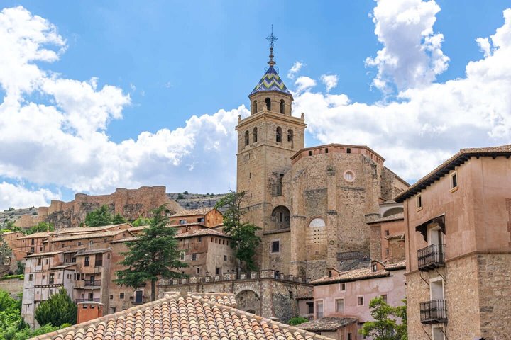 Hallo Albarracin : Privé 2 - Uur durende intro stadswandeling met lokale Gids