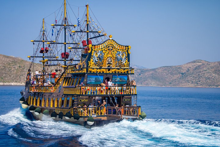 Crucero de lujo por 3 islas con 4 paradas para nadar con el Capitán Morgan