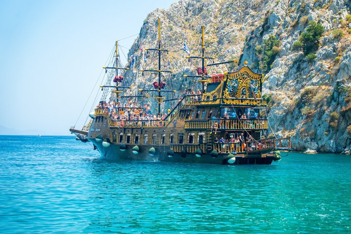 Crucero de lujo por 3 islas con 4 paradas para nadar con el Capitán Morgan