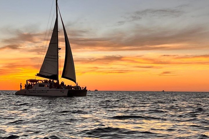 Sunset Catamaran & Snorkeling Tour in Playa Flamingo