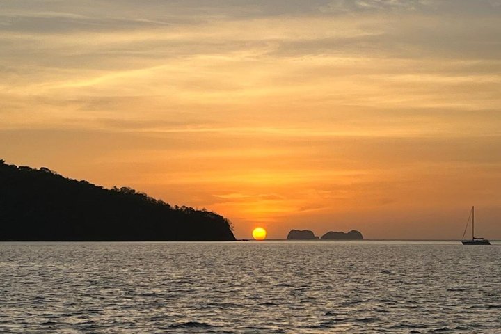 Sunset Catamaran & Snorkeling Tour in Playa Flamingo