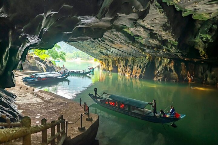 Halve dag reis naar Phong Nha Cave door Dragon Boat