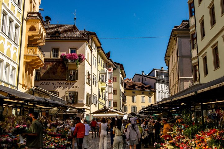 Tour storico nel centro storico di Bolzano e oltre