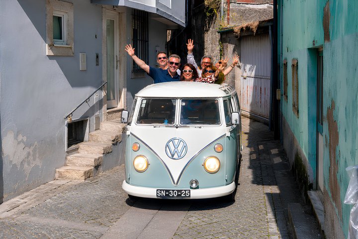 Porto: Exclusive Tour in a Vintage VW Kombi with an Open Roof