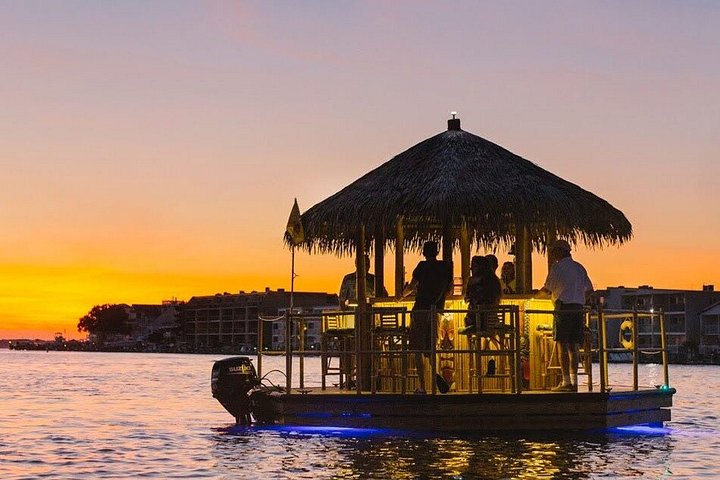 Croisière privée Tiki au coucher du soleil Aventure côtière de 1,5 heure