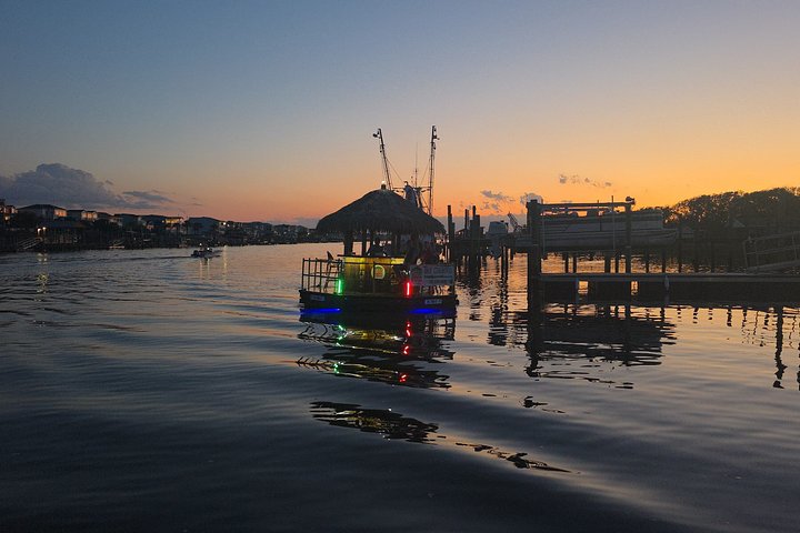 Croisière privée Tiki au coucher du soleil Aventure côtière de 1,5 heure