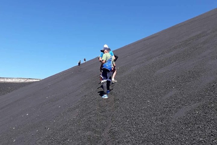 Wanderung zum Petit Pico und zum Krater von 2014