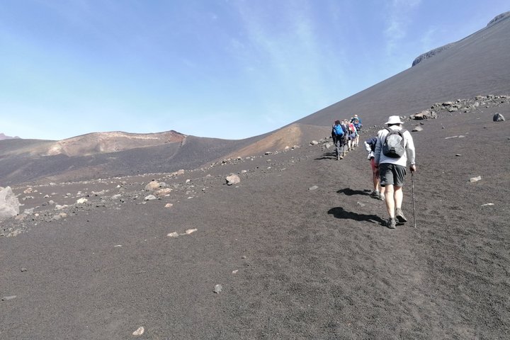 Wanderung zum Petit Pico und zum Krater von 2014
