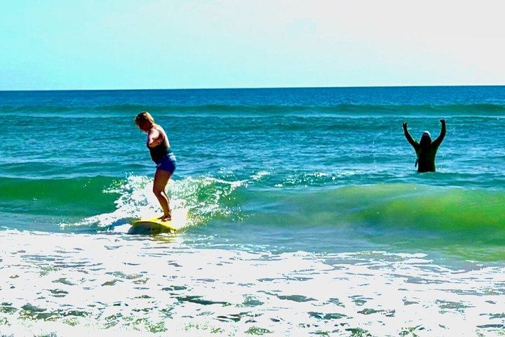 Impara a fare surf a Daytona Beach Lezioni di surf Principianti per tutti
