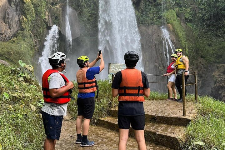 Avventura al Lago Yojoa: cascate, grotte ed esperienza con il cioccolato