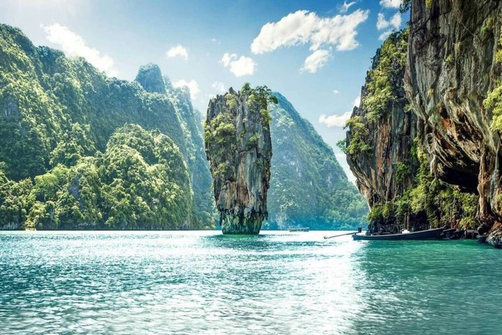 Phang Nga Bay Canoeing & James Bond Island Tour from Phuket