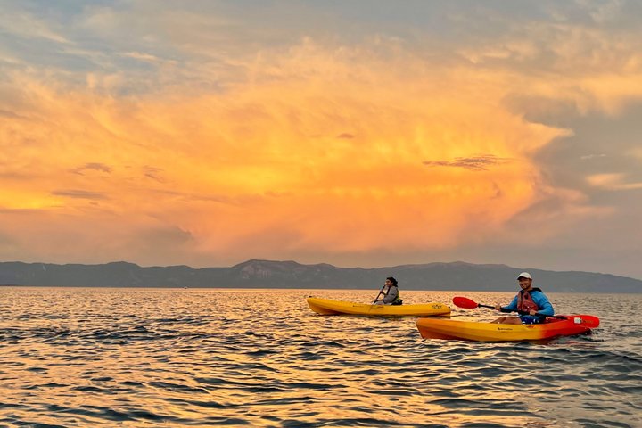 Sonnenuntergang Kajaktour in Tahoe City