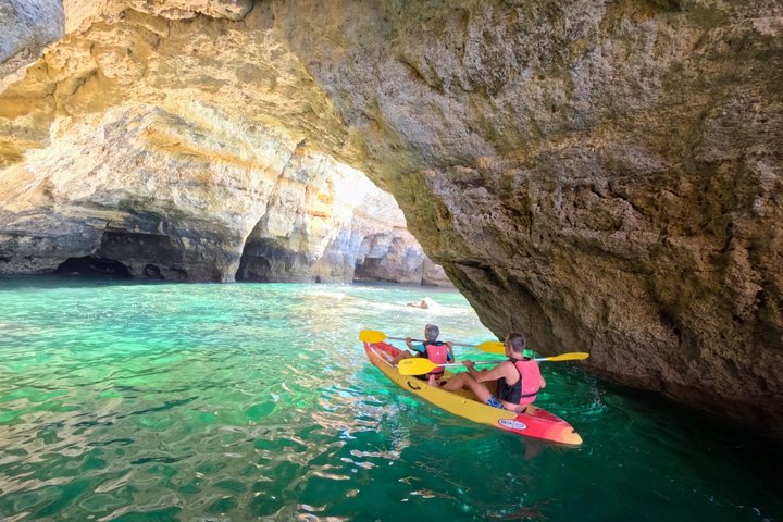 Tour in kayak a Benagil: avventura tra le grotte marine