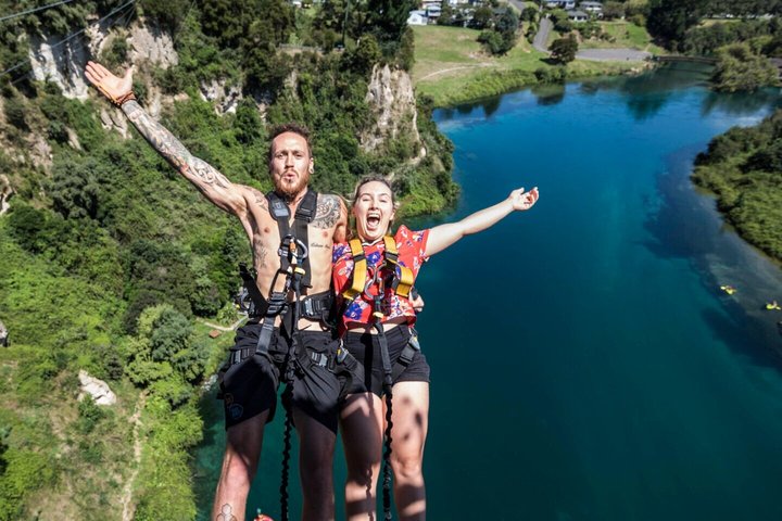 Taupo Bungy Jump New Zealand Water Touch