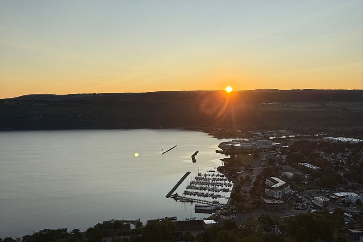 Hoteller i nærheden af Hot Air Balloon Ride Over the Finger Lakes