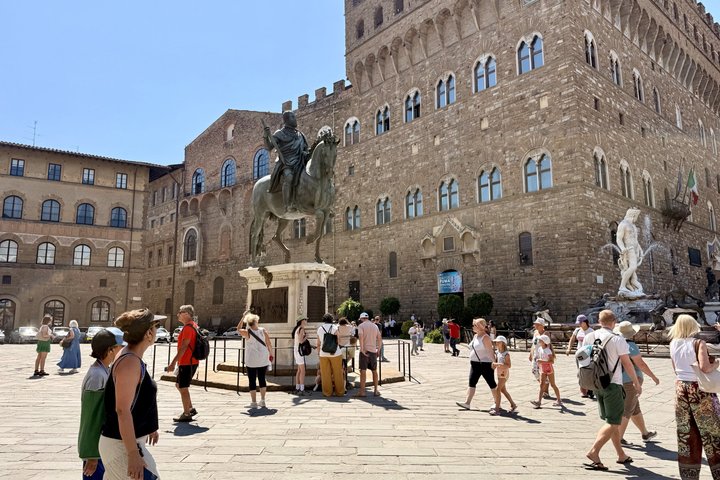 Uffizi & Accademia Timed Entry: Small Group Duomo Walking Tour