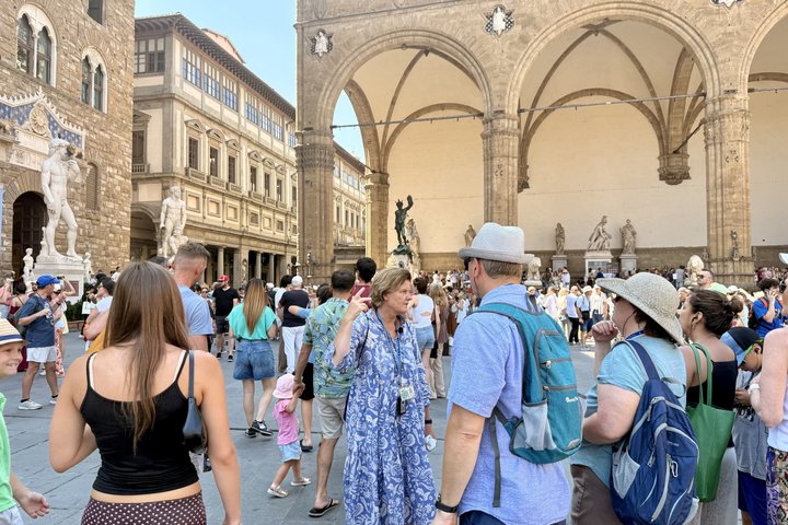Uffizi & Accademia Timed Entry: Small Group Duomo Walking Tour