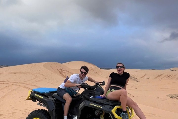 Mui Ne Sand Dunes Jeep Tour mit Quad-Bike Erfahrung