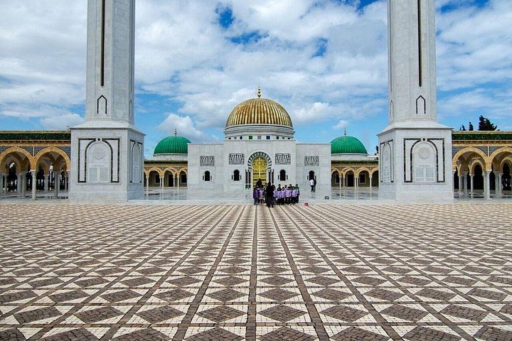 Halvdagstur till Monastir Medina Ribat och Bourguibas mausoleum