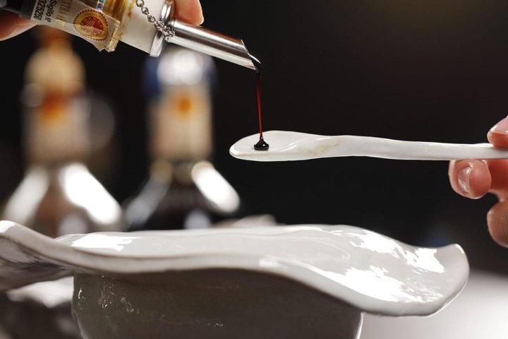 Modena Balsamic Vinegar Tour med Parmigiano og Gelato smagning