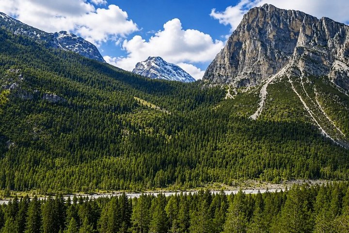 Passeio de bicicleta elétrica em Cortina até as Cataratas de Fanes