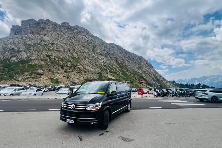 Excursión privada exclusiva de un día a Dolomitas Orientales en coche desde Bolzano