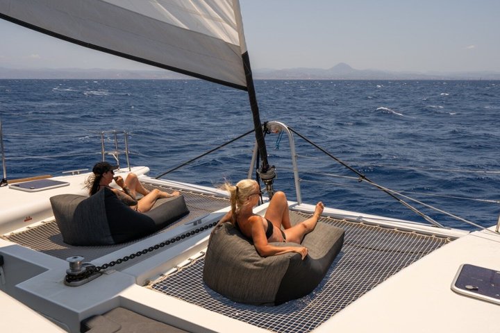 Heraklion : Dia Crociera in catamarano Mediterranea Pasto e divertimento acquatico