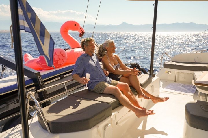 Heraklion : Dia Crociera in catamarano Mediterranea Pasto e divertimento acquatico
