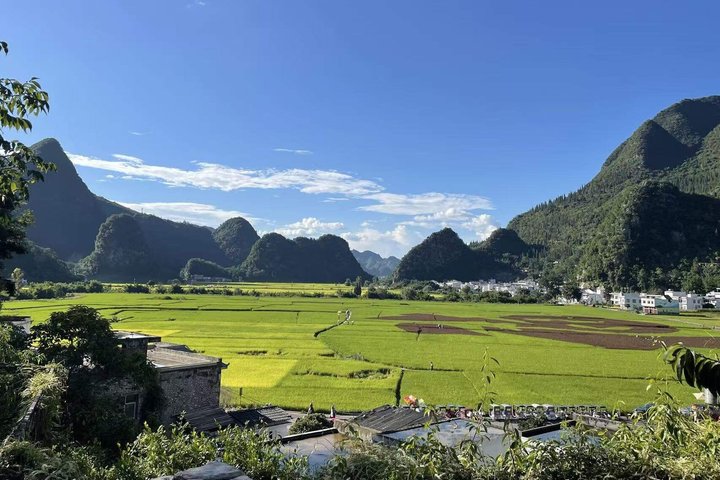 Tour della valle carsica di Xingyi Wanfenglin con Guida locale