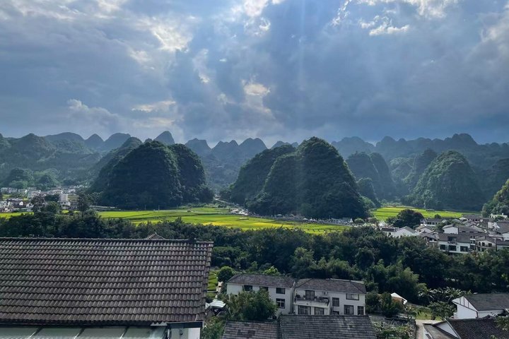 Tour della valle carsica di Xingyi Wanfenglin con Guida locale
