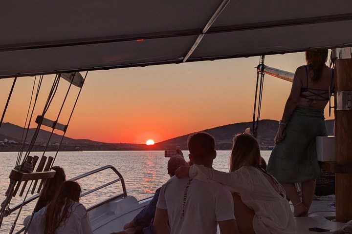 Crucero de medio día por Paros Antiparos y Despotiko