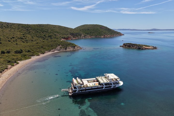 Cesme Boat Tour Cruzeiro nas Baías Escondidas com Paradas de Natação
