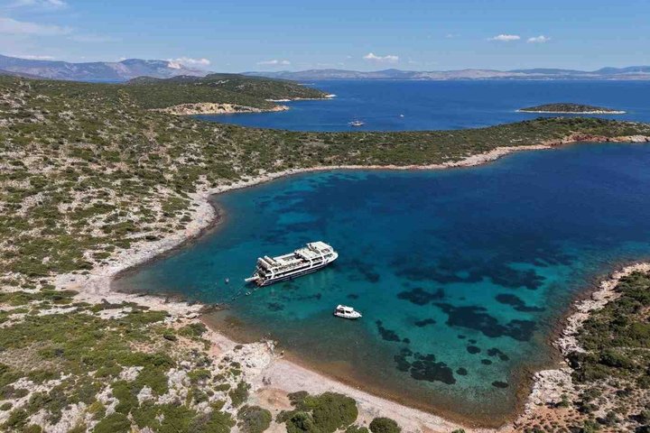 Cesme Boat Tour Cruzeiro nas Baías Escondidas com Paradas de Natação