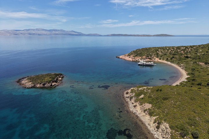Cesme Boat Tour Cruzeiro nas Baías Escondidas com Paradas de Natação