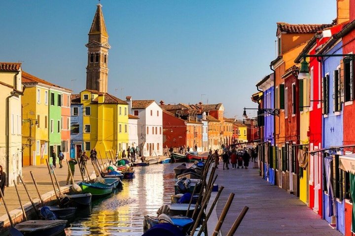 Burano og Mazzorbo En fargerik drøm av spiss og historie