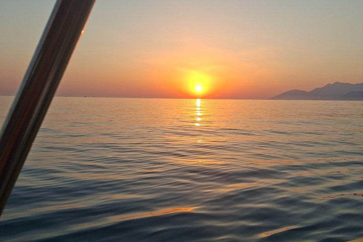 Sarandë : Excursion en bateau en petit groupe avec arrêts baignade, boissons et parasols
