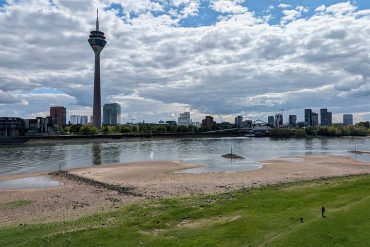 Tour guiado en bicicleta de 3 horas por los puntos más destacados de Düsseldorf